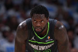 蘭德爾：不論籃球還是生活層面球隊(duì)狀態(tài)和上季完全不同 我很開心