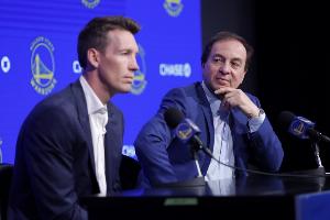 鄧?yán)S：拉科布今夏對球隊(duì)的關(guān)注一如既往 女武神讓他有點(diǎn)分心