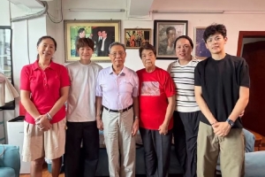 鄭薇、楊力維、楊舒予一同探望鐘南山院士和李少芬女士