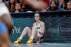 克拉克：贊同科利爾的觀點(diǎn) 現(xiàn)在無疑是WNBA最重要的節(jié)點(diǎn)