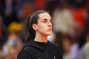 百萬美元年薪+股權(quán)及分成都不要！克拉克不會去打Unrivaled聯(lián)賽！