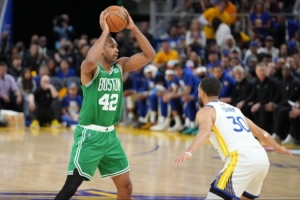 融入球隊文化！霍福德為贏球而戰(zhàn) 完美契合勇士團隊協(xié)作的傳統(tǒng)