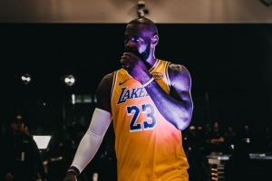 詹姆斯談第23個賽季：感覺像第一次拿起籃球時一樣興奮