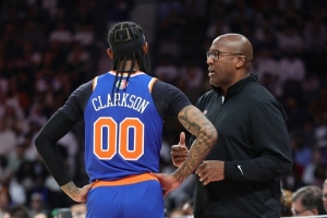 真就光進攻??！克拉克森上半場6中2得5分&2失誤 其他數(shù)據(jù)均掛零