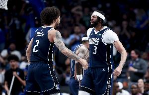 萊夫利：濃眉表現不可思議 他能防守任何人在場上無所不能