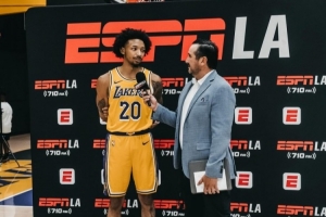 小尼克-史密斯：湖人媒體日球館里有幾百號(hào)人 在黃蜂時(shí)才20來(lái)個(gè)