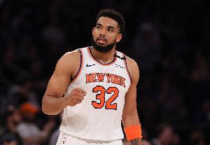 亮個相！唐斯出戰(zhàn)僅17分鐘 4中2&8罰7中拿到11分5板 正負(fù)值+11