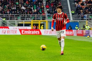 意媒：阿萊格里將讓小將巴特薩基首發(fā)踢尤文，對(duì)位孔塞桑和卡盧盧