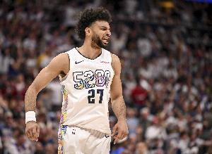 穆雷：瓦蘭被低估了 他籃下表現(xiàn)穩(wěn)定身體對抗極強會成為對手麻煩