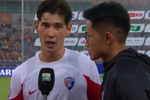 侯永永：我們服從主教練的戰(zhàn)術(shù)，踢得有紀律性，取得了不錯的結(jié)果