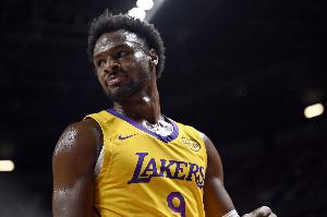 布朗尼：我上場(chǎng)機(jī)會(huì)不多&只能拼命防 若教練看見(jiàn)可能多給我時(shí)間