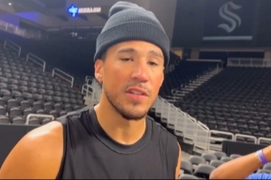 前隊友艾頓新賽季能為湖人帶來什么？布克：我們只能拭目以待了