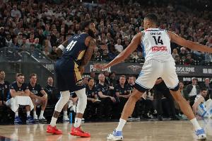 融入很快！貝9中6&三分6中4射落21分&正負(fù)值+27 上場(chǎng)3中0得0分