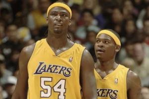 臥龍鳳雛 “KO”組合！美媒調(diào)侃：這就是昨天的艾頓和布朗尼