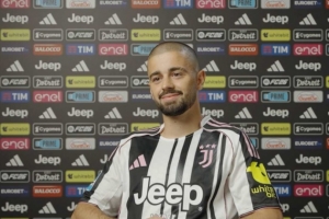 熱格羅瓦：12歲曾參加AC米蘭的訓(xùn)練營，見到了卡卡、帕托等球星