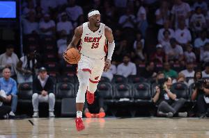 這狀態(tài)可不行！阿德巴約5中0&靠罰球8中7拿下7分 另有5板1助