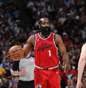 哈登：迷你訓(xùn)練營(yíng)更多是為老將準(zhǔn)備的 這對(duì)后續(xù)團(tuán)隊(duì)磨合是好開(kāi)始