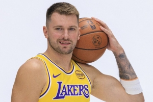 湖人前瞻球隊(duì)篇：圍繞東契奇修補(bǔ)陣容 向后詹姆斯時代平穩(wěn)過渡