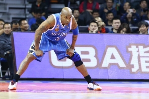 楊毅：馬布里當(dāng)時編歌稱閔鹿蕾是訓(xùn)練機器 老馬以身作則努力訓(xùn)練