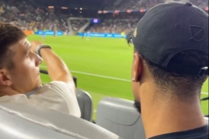 還挺懂球！博格丹現(xiàn)場觀看美職聯(lián)比賽 精準指出聯(lián)盟2號得分手