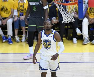 眼前一亮！庫明加屢送妙傳秀才華 3中2拿到5分6板4助1帽正負值+7