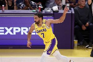 殺瘋了！文森特半場7中5得16分4助攻 首節(jié)壓哨球&第二節(jié)帶隊反超