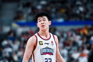 林葳：NCAA的強(qiáng)度跟國際賽場一樣 非?？?剛來時適應(yīng)了一段時間