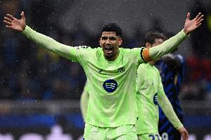 卡拉格：阿勞霍關鍵戰(zhàn)拉胯，巴薩想要有所作為必須賣掉他