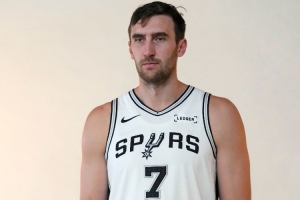 這個(gè)引援超值！科內(nèi)特替補(bǔ)出戰(zhàn)14分鐘 6中6&4罰全中砍16分4板！