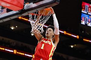 強(qiáng)勢(shì)歸來(lái)！杰倫-約翰遜半場(chǎng)7中5高效拿下11分2籃板1蓋帽