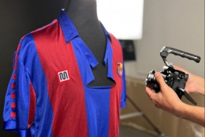 阿斯報(bào)：馬拉多納生前多件物品將被拍賣，含對(duì)陣畢巴被撕破球衣