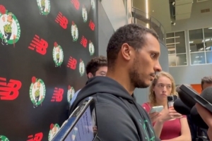 馬祖拉：我們不會(huì)扼殺安芬尼-西蒙斯進(jìn)攻侵略性 也需要他帶動(dòng)隊(duì)友