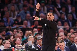 馬祖拉談季前賽首戰(zhàn)：確保每個(gè)人都能出場(chǎng) 讓球員明確自己職責(zé)