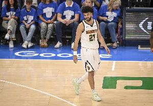 狀態(tài)不錯(cuò)！穆雷首節(jié)出戰(zhàn)9分鐘 6投4中&三分4中2砍下10分