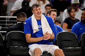 弗拉格：我以前從未接觸過(guò)大個(gè)子陣容 我和濃眉都能勝任后衛(wèi)位置