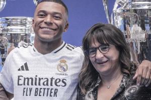 母親：去年我問(wèn)姆巴佩是否想找女友，他回我‘會(huì)有女人趟渾水嗎’