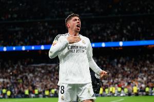 巴爾韋德：踢邊后衛(wèi)只是球隊(duì)?wèi)?yīng)急之舉，我現(xiàn)在非常開(kāi)心也很享受