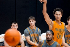 25屆全美第四！37名NBA球探現(xiàn)場(chǎng)觀看阿門特的大學(xué)公開訓(xùn)練日