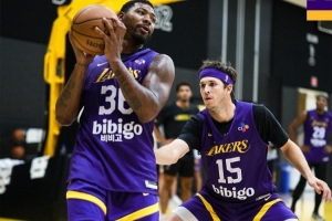 雷迪克：斯瑪特因生病缺席了今天的球隊(duì)訓(xùn)練