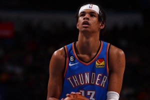 手感冰涼！烏斯曼-吉昂6投0中一分未得 拿到4板2助 出現(xiàn)3失誤