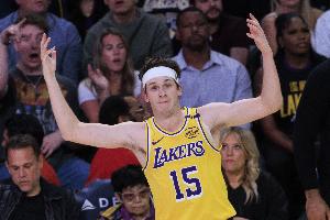 早早爆發(fā)？上季詹姆斯缺陣時(shí) 里夫斯場(chǎng)均27.9+8.3+6.6 還差點(diǎn)180