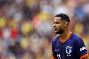 為荷蘭打進(jìn)17球，加克波國(guó)家隊(duì)進(jìn)球數(shù)追平古利特和奧維馬斯