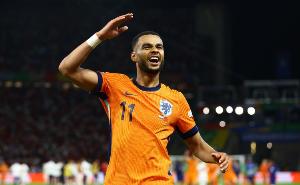 點(diǎn)射雙響，加克波成為1978年后首位單場(chǎng)打進(jìn)兩粒點(diǎn)球的荷蘭球員