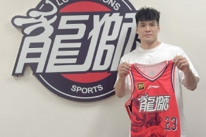 媒體人：在更高級(jí)別的比賽里 陳國(guó)豪的體型劣勢(shì)會(huì)被無(wú)限放大