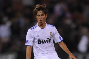 不堪回首！卡納萊斯：效力皇馬期間讓我崩潰，我常常獨自關燈哭泣