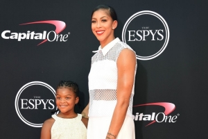 女魔獸坎迪斯-帕克：退役后蕭華隔三差五問候 而WNBA總裁從未聯(lián)系