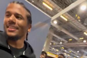 中國球迷教杰倫-格林用中文說：護林員 Niu Be??