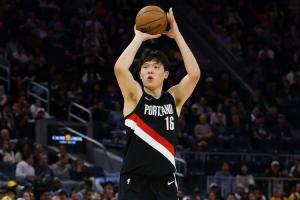 知名度蹭蹭飆升！國王記者感嘆：楊瀚森正在統(tǒng)治比賽！