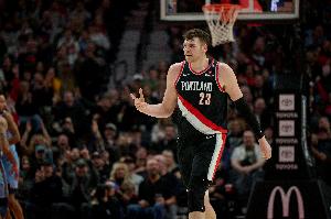 多虧你的5犯！克林根4中1得2分8板1助2帽 5犯助小楊單節(jié)14分表演