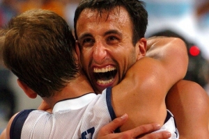 楊毅：給中國一個巔峰馬努能進(jìn)奧運(yùn)四強(qiáng) 當(dāng)時(shí)我們就缺支配球能手